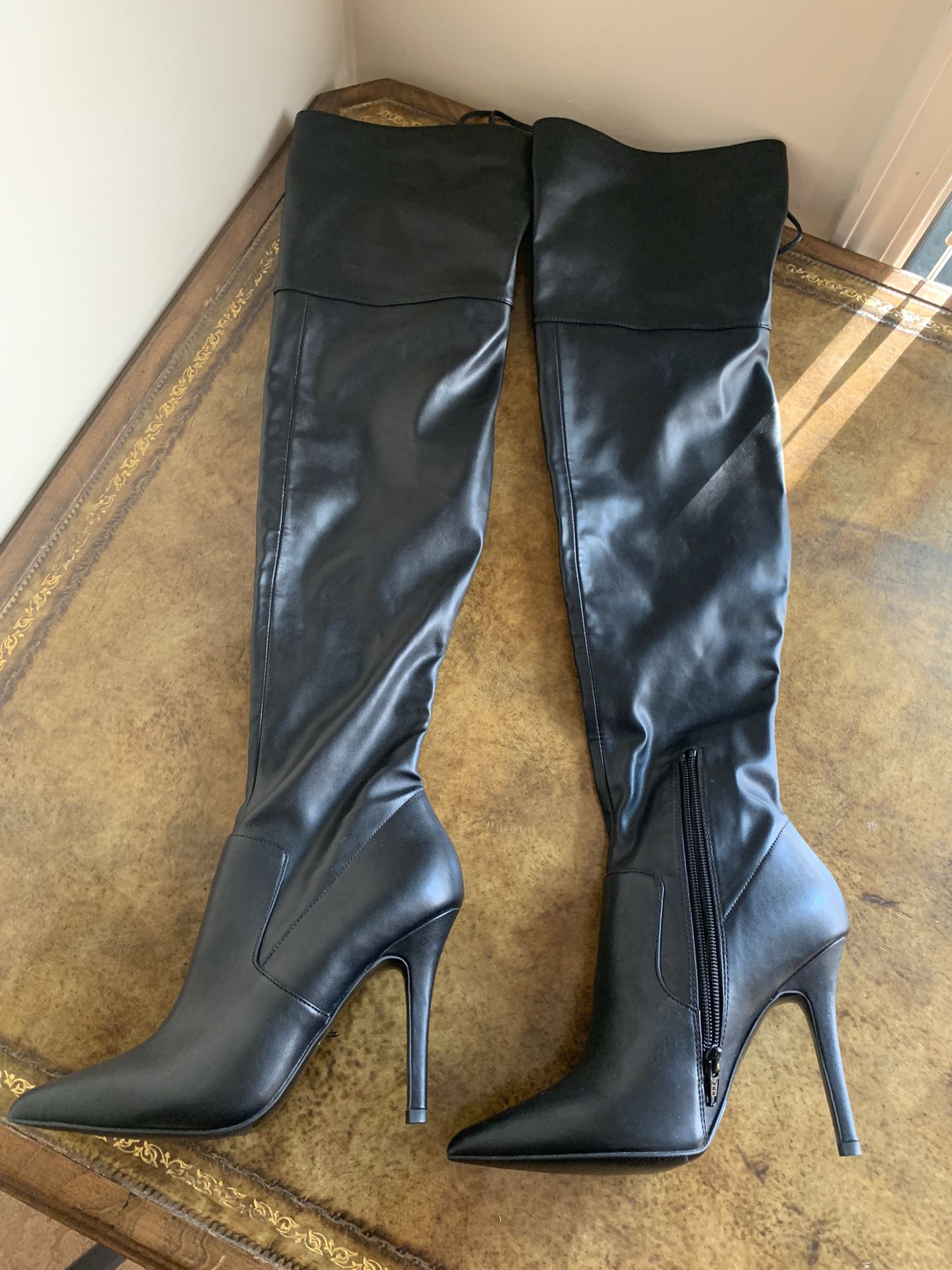 New ALDO High heels above knee black boots, size 7.5