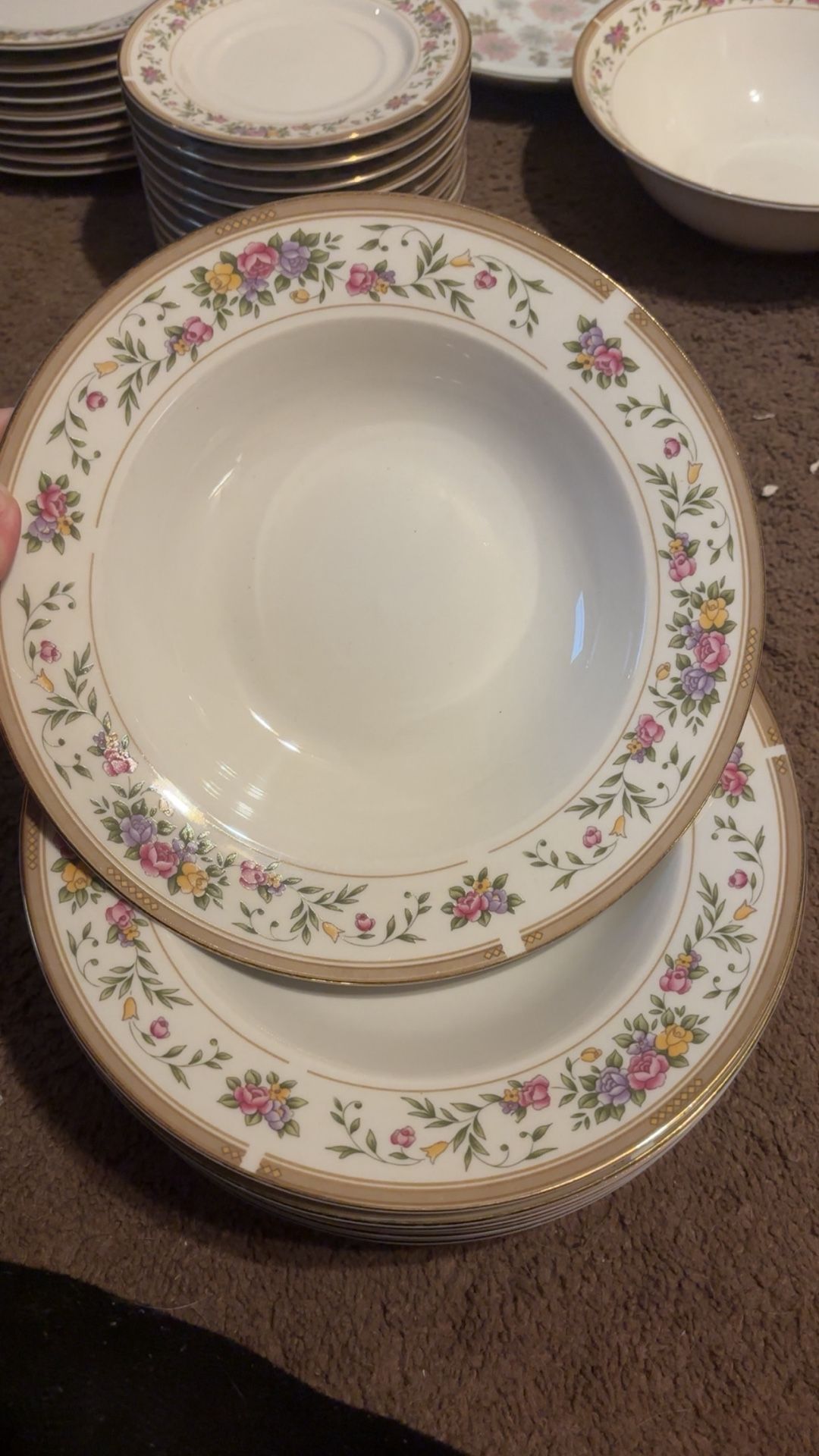FARBEWARE -BELLINI Fine China W/ 22k Gold Band 