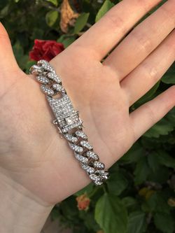 New 18 k white gold Cuban link bracelet