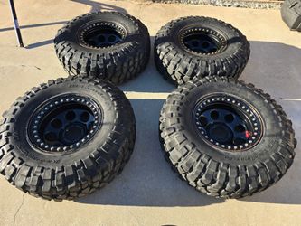 WHEELS AND TIRES SIZE 37X12.50R17 BOLT PATTERN 6X139.7 PRICE 1000