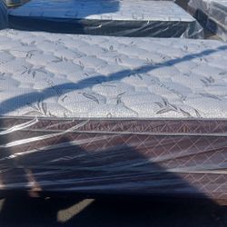 Brand New King Size Pilllowtop Mattress and Box Spring Free Delivery 