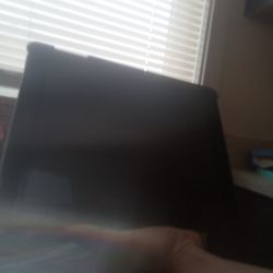 It comes with a charger and does not come with a box