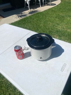 New 1.5 Qrt Crock Pot
