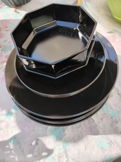 Black Dishes
