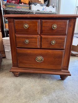 Broyhill Nightstands (2) - traditional