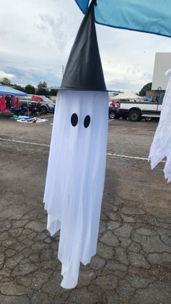 Brand new hanging ghost with witch hat!