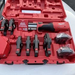 Milwaukee 2922-22 Force Logic Copper Press Tool Kit M18 with 1/2" 2" Jaws