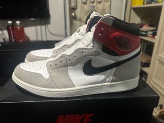 Air Jordan 1 Retro High OG Sneakers Size 13