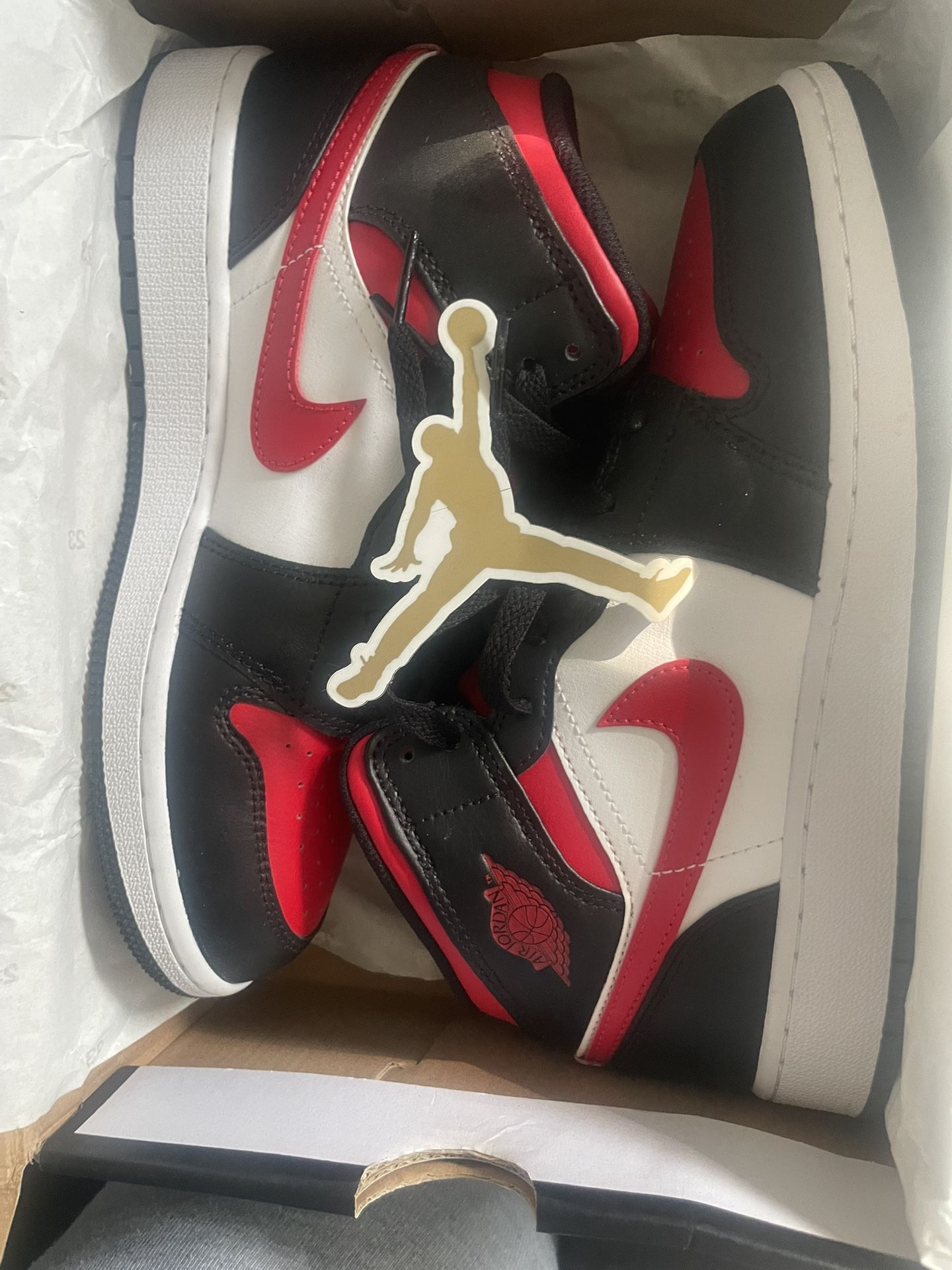 Jordan 1 mid 5.5 Youth 7 Women