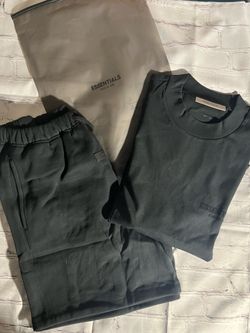 Essentials stretch limo set.￼