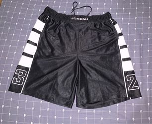 Jordan Brooklyn Cat Scratch Men's Shorts HV0560-011 Size: Large