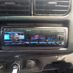 Alpine blue tooth media receiver