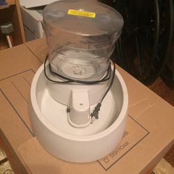Pet water bowl