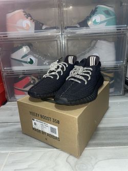 Adidas Yeezy Boost 350 V2 Black - Size: 8.5 M