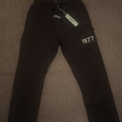 Essentials Dark Gary 