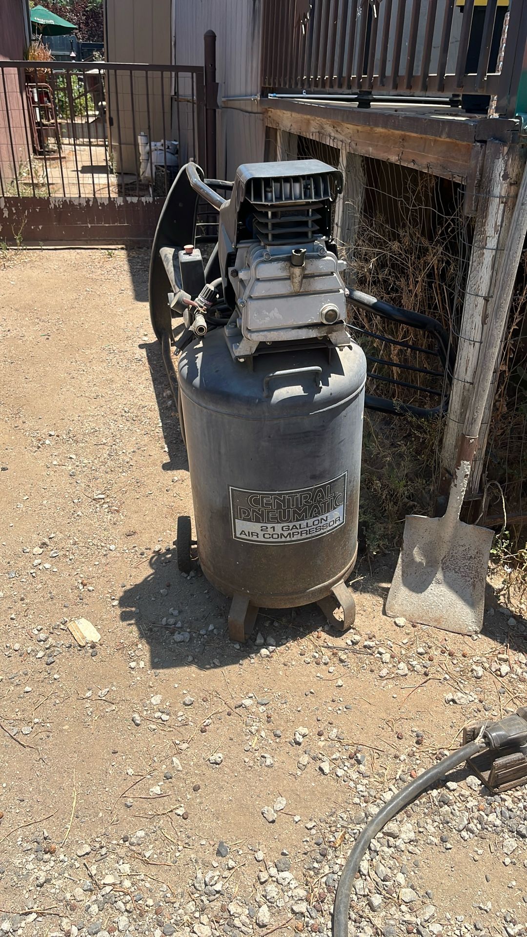 Central Pneumatic 21 Gallon Compressor