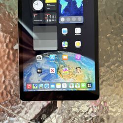 Apple iPad (9th Generation) 64GB in Space Gray