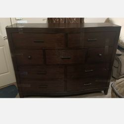 Dresser With Nightstands