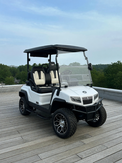 2025 Evolution EV Maverick 4 in like new condition