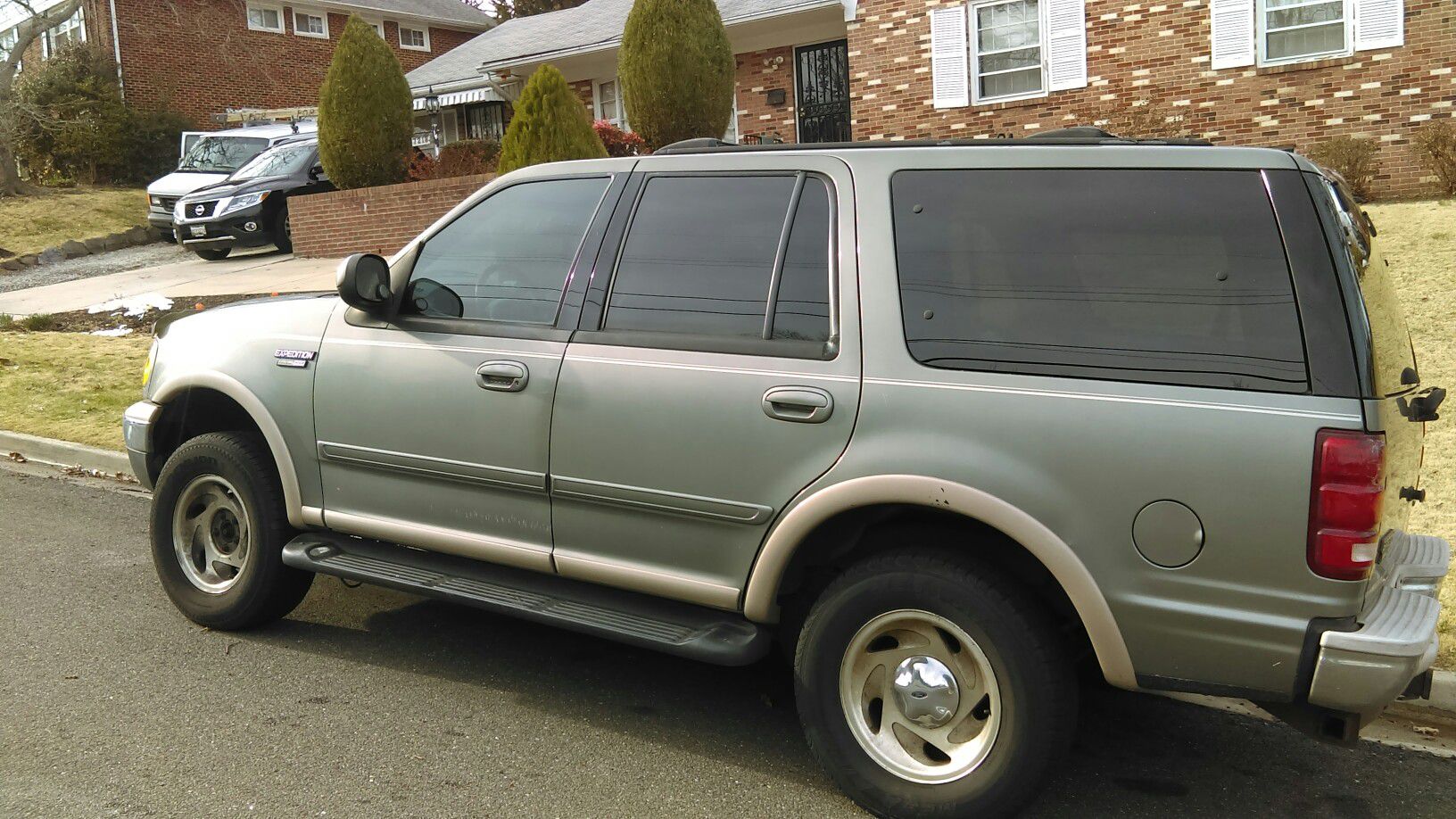 99 Ford expedition.