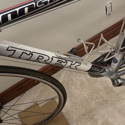bicycle with giant front wheel Priority GLIDE E-BIKE Belt Drive Bike | Medium|Large | Navy