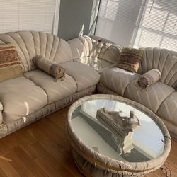 living  room suite 