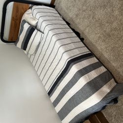 Twin Bedframe & Headboard HAUPPAUGE NY