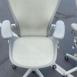 Herman Miller Aeron Silver Titanium  Office Desk 