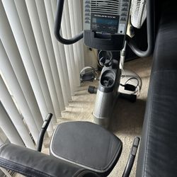 Gold's Gym Power Spin 390R Exercise Bike