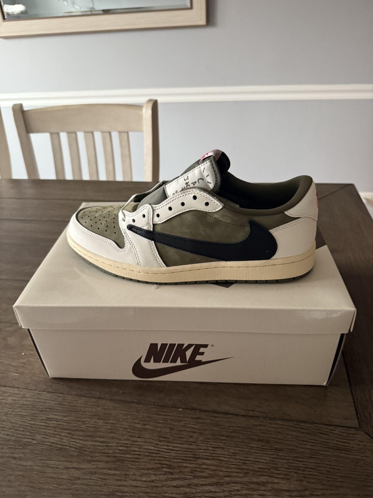 Jordan 1 Low Travis Scott 