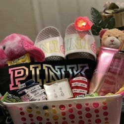 BRAND NEW MENS AND WOMEN EASTER GIFT BASKETS! 