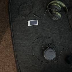 ipod nano 7th gen with headphones and echo dot