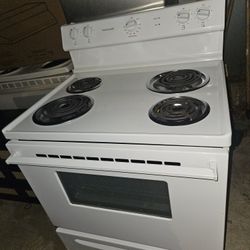 Frigidaire Stove In Good Condition 