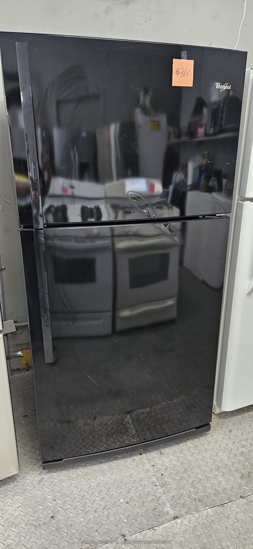 Whirlpool 33”Top Freezer-Bottom Refrigerator
