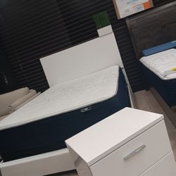*Memorial Day Now*---Renaissance Mature White Queen/King Bed And Nightstand Sets---Limited Stock!!!---Delivery Available Financing👍