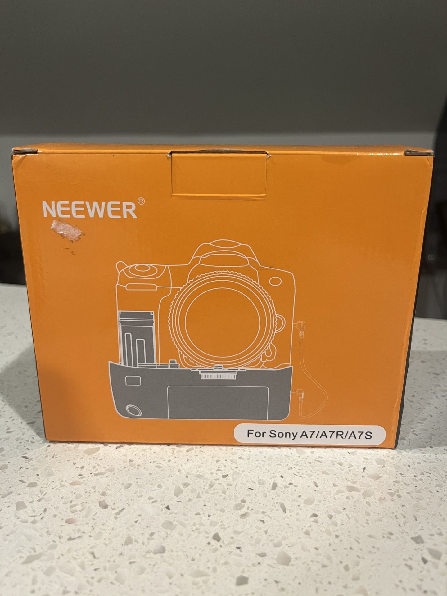 NEEWER Vertical Battery Grip