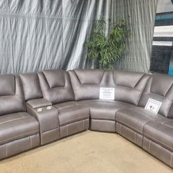 Beautiful Gray   Sectional Power Recliners (New)