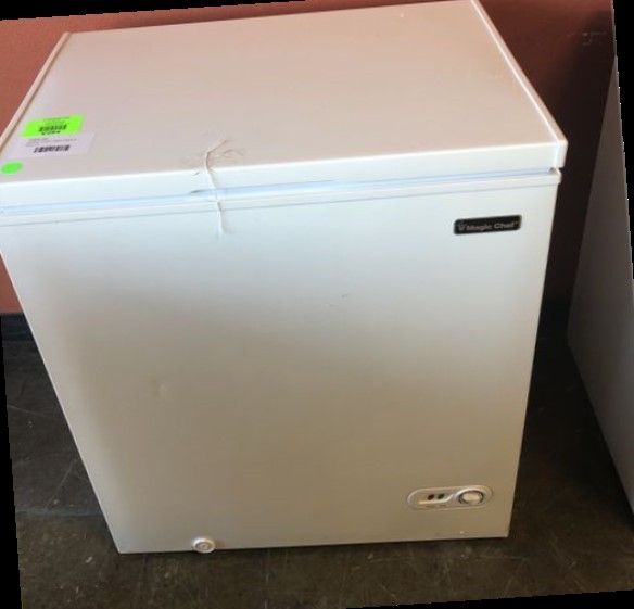 Magic Chef Deep Freezer HMCF5w4 for Sale in Mesa, AZ OfferUp