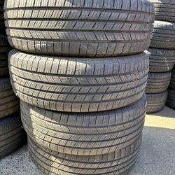 225 65 17 Tires Con 80% De Vida Las 4 De La Marca Michelín 