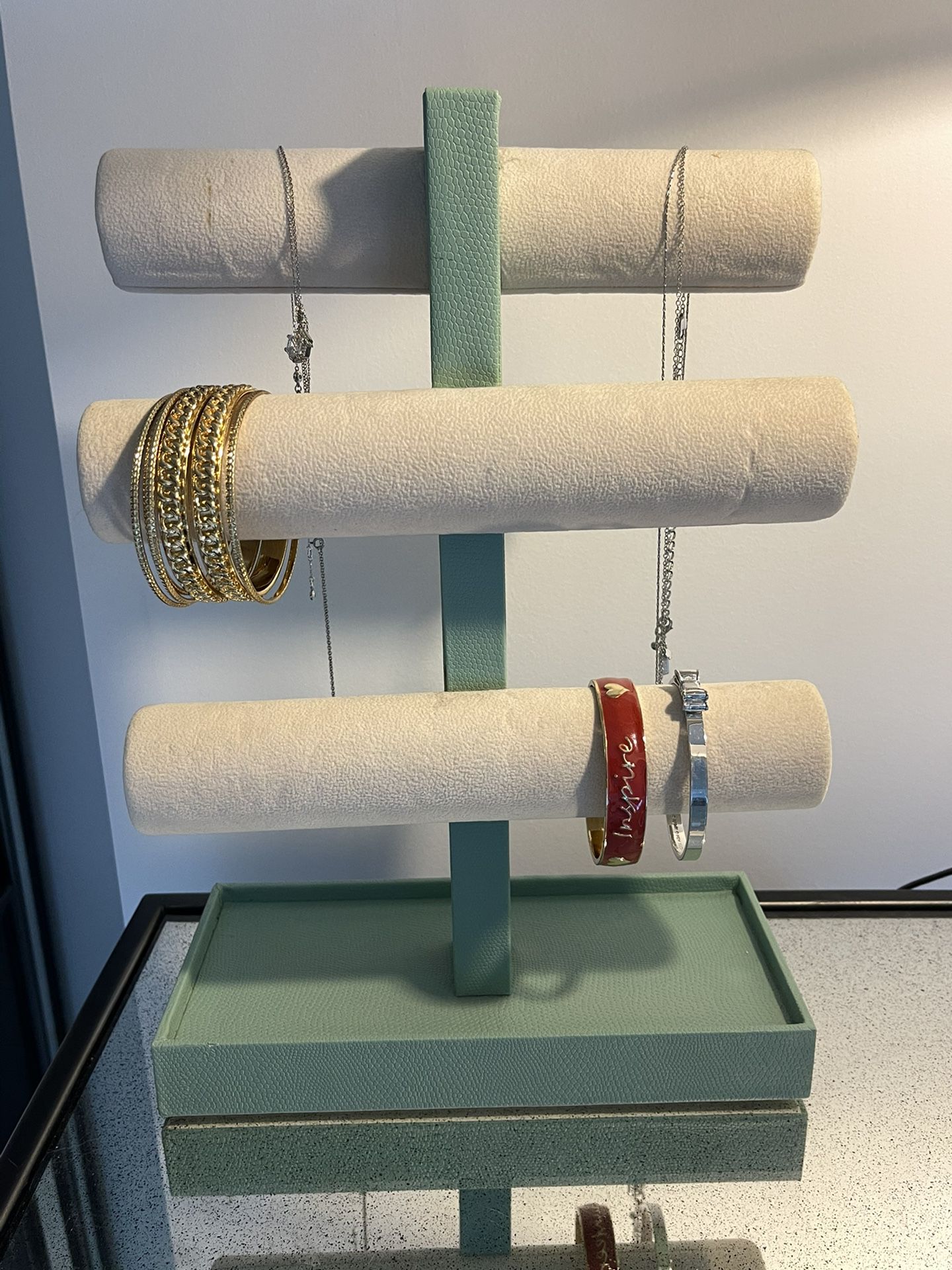Max Studio Bracelet & Necklace Holder