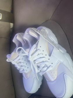 White Nike Shoes Size 7y