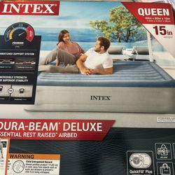 Intex 20" Dura-Beam Deluxe Raised Air Bed Mattress with Internal Pump - Queen
