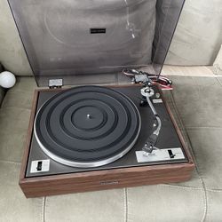 Pioneer Turn Table Like New  $225 