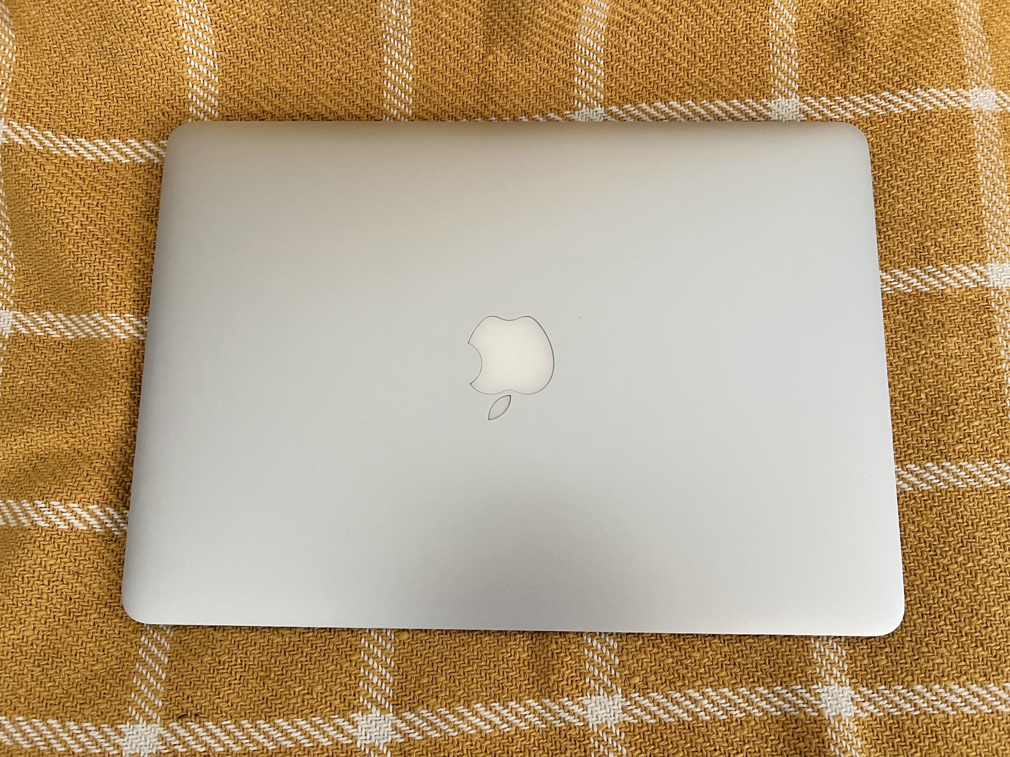 2015 Body MacBook Air (A1466) (13.3-inch) - Refurbished