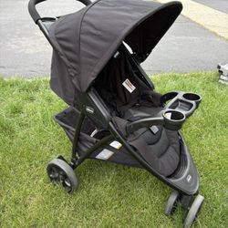 Chicco Viaro Stroller With Optional Carrier And Base