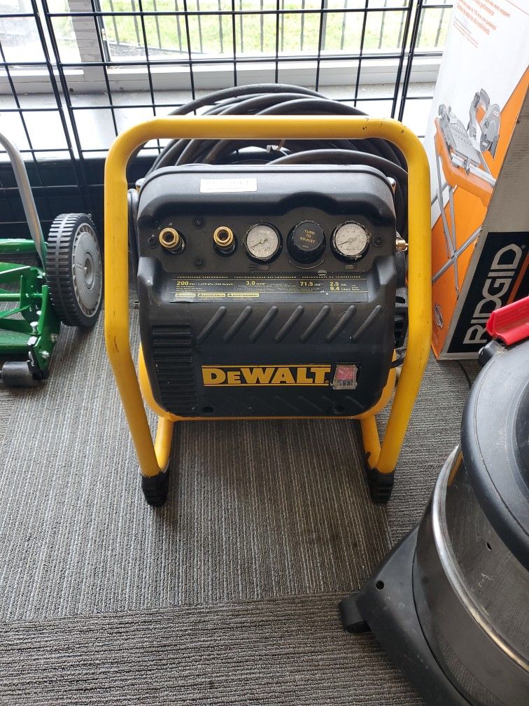 Dewalt Dwfp55130 Air Compressor