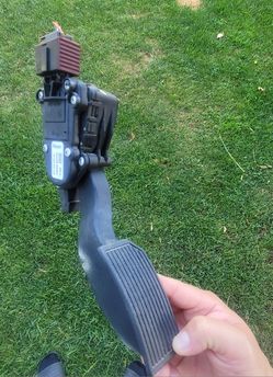 02-04 Nissan Altima Steering Wheel/ Column/ Ignition Switch