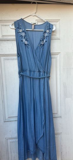 Woman’s maxi dress