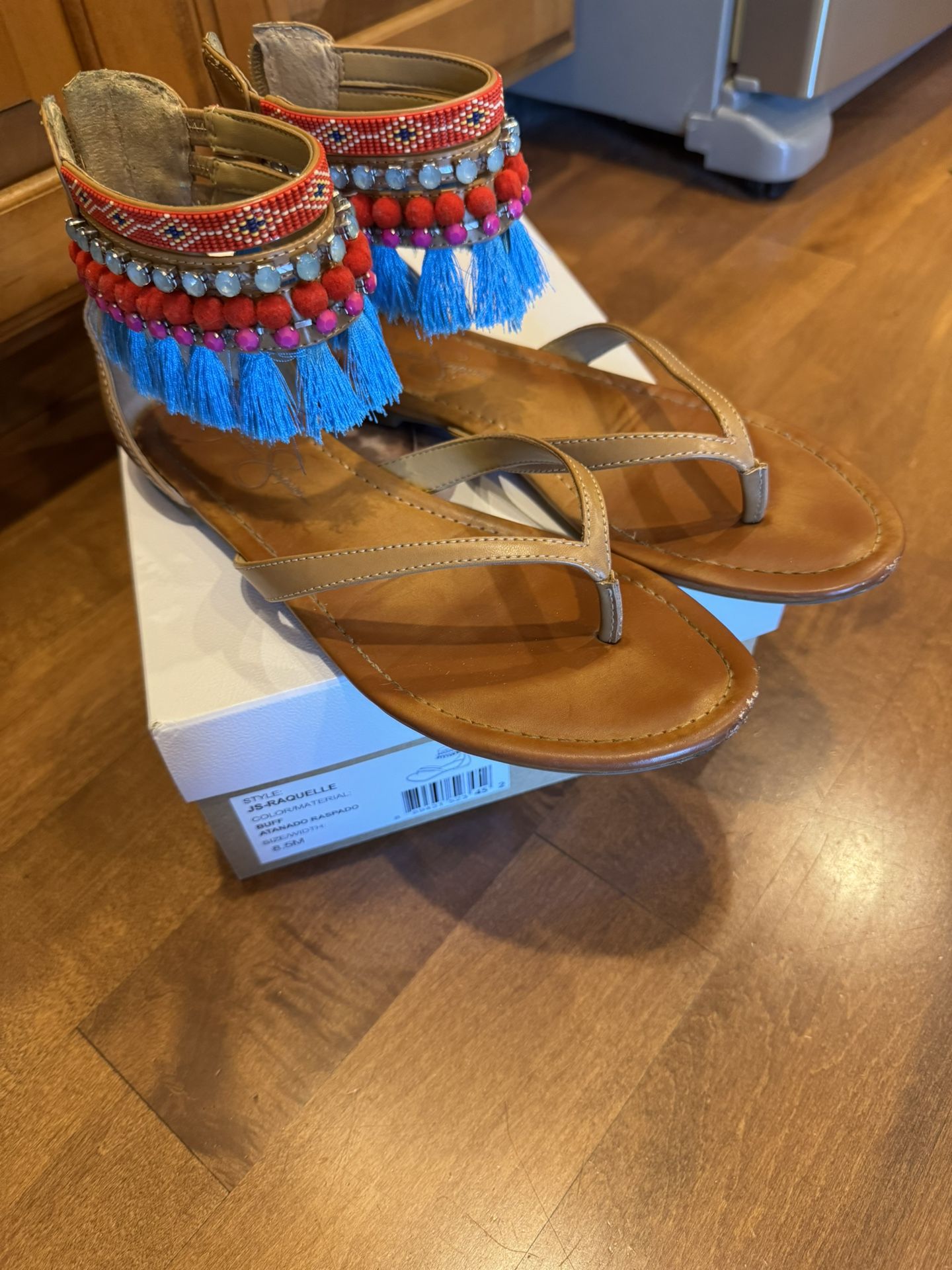 Woman’s Jessica Simpson Sandals Shipping Avail