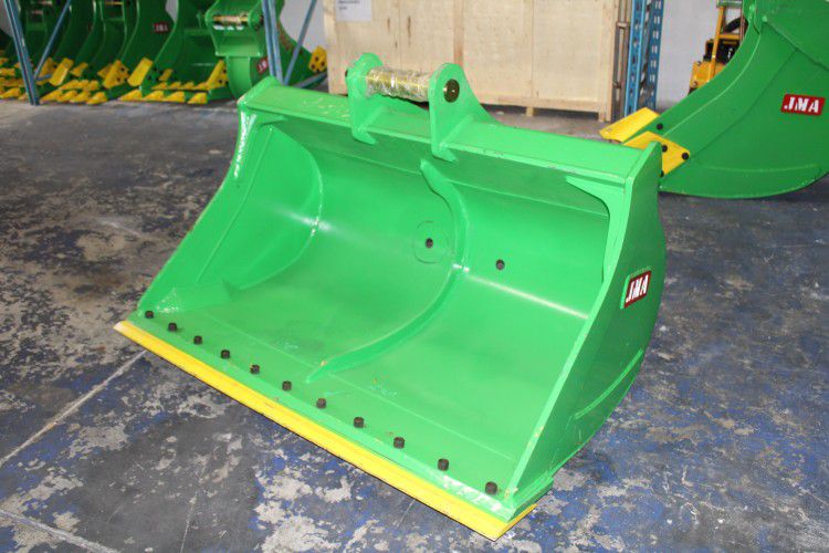  Clean up/ Ditching Bucket 68" Inches for Excavator Caterpillar CAT315 or Similar Machine. 
